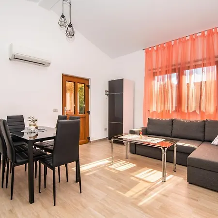 Mimi Apartment Pula